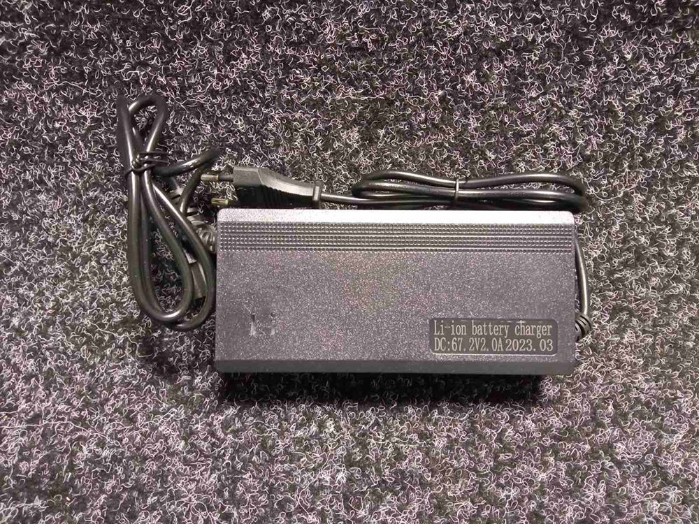 Зарядний пристрій Li-ion 60V 2.0A