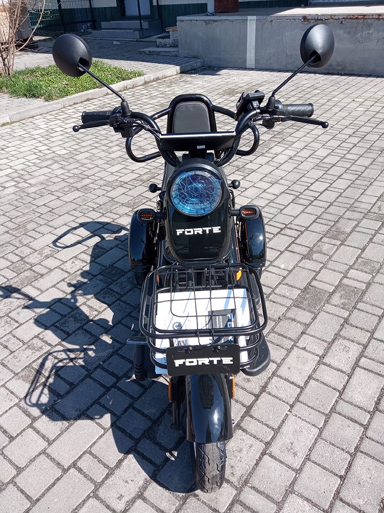 Електроскутер Forte S1-P600 (600W; 60V-20Ah SLA) чорний, сірий, коричневий