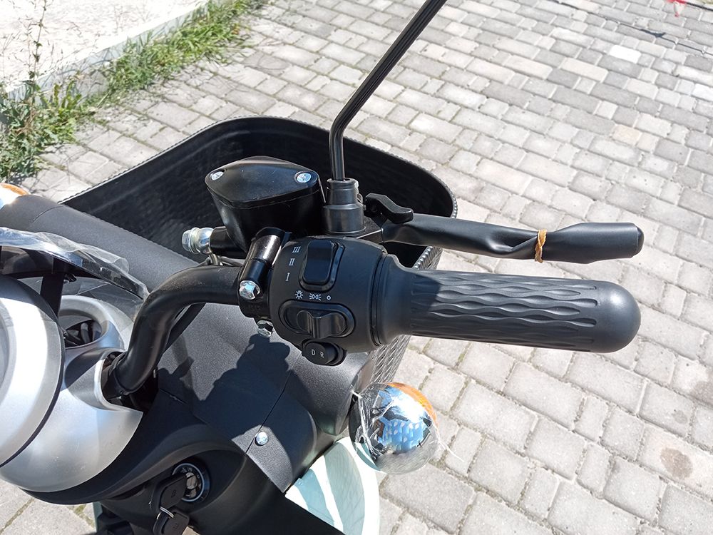 Електроскутер IDemo Trinity Max (1000W; 60V-20Ah AGM)