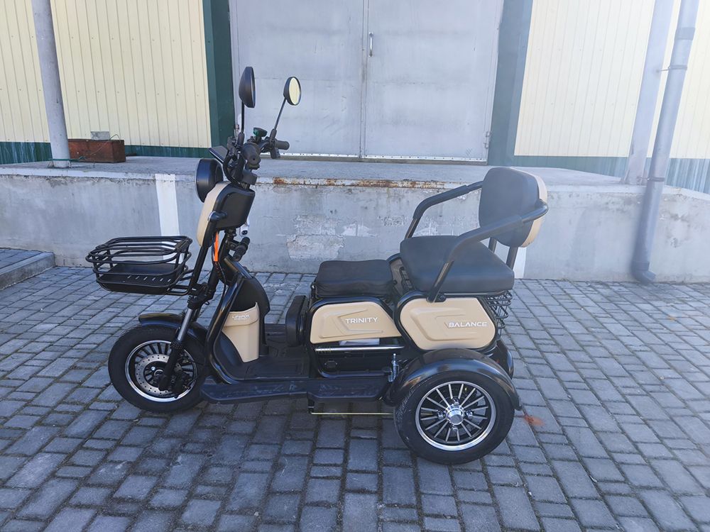 Електроскутер IDemo Trinity Balance (1500W; 72V-20Ah Li-ion)