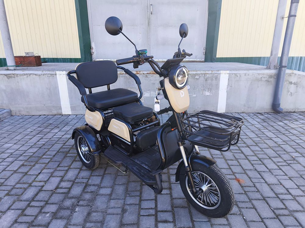 Електроскутер IDemo Trinity Balance (1500W; 72V-20Ah Li-ion)