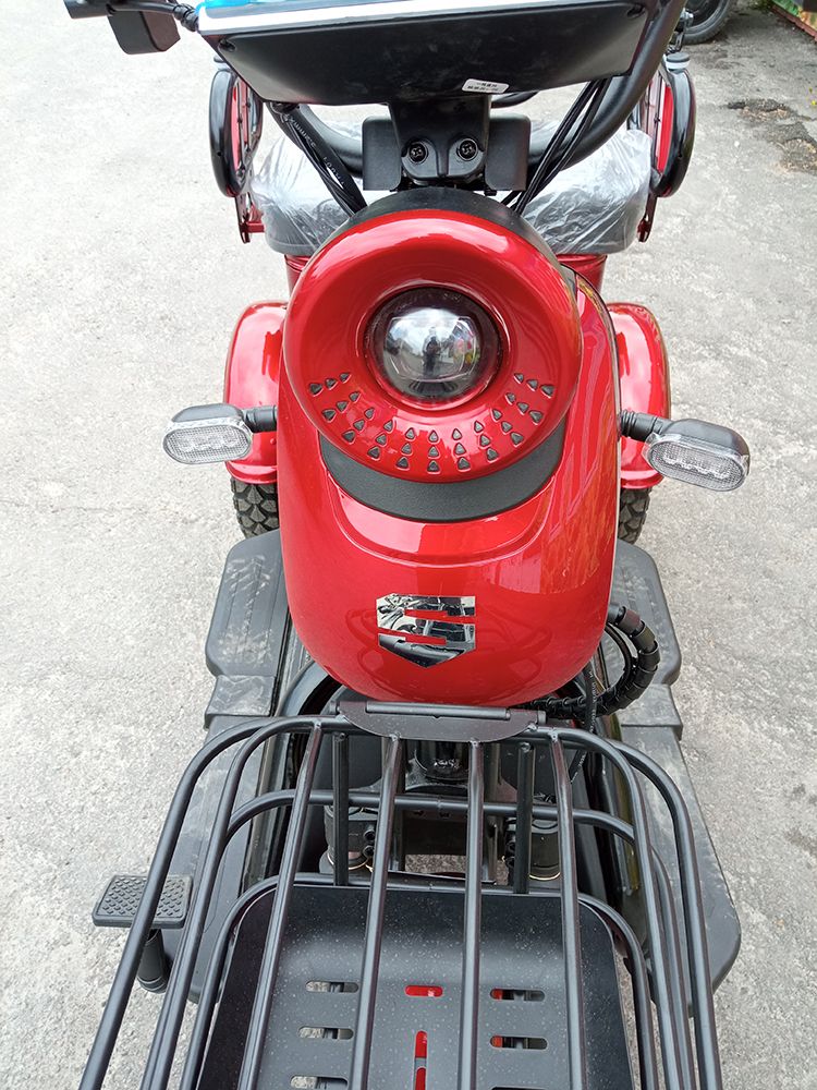 Електроскутер SPARTA PILOT (1200W; 72V-24Ah SLA)