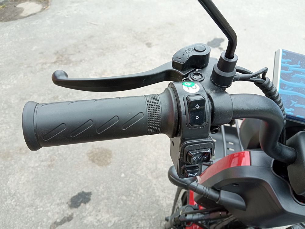 Електроскутер SPARTA PILOT (1200W; 72V-24Ah SLA)