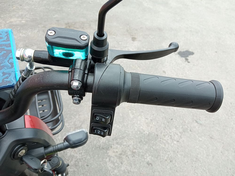 Електроскутер SPARTA PILOT (1200W; 72V-24Ah SLA)