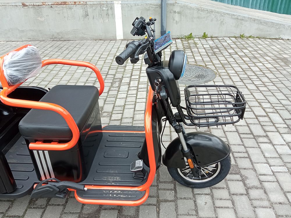 Електротрицикл Forte СARGO-P800 (800W; 72V-20Ah SLA)