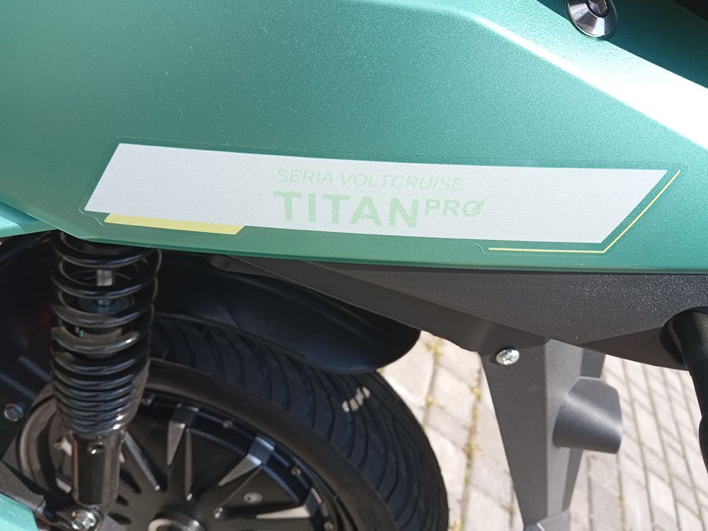 Електроскутер IDemo VoltCruise Titan PRO (2000W; 72V-20Ah Li-ion)