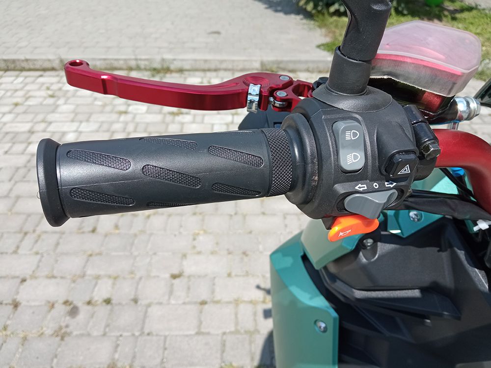Електроскутер IDemo VoltCruise Titan PRO (2000W; 72V-20Ah Li-ion)