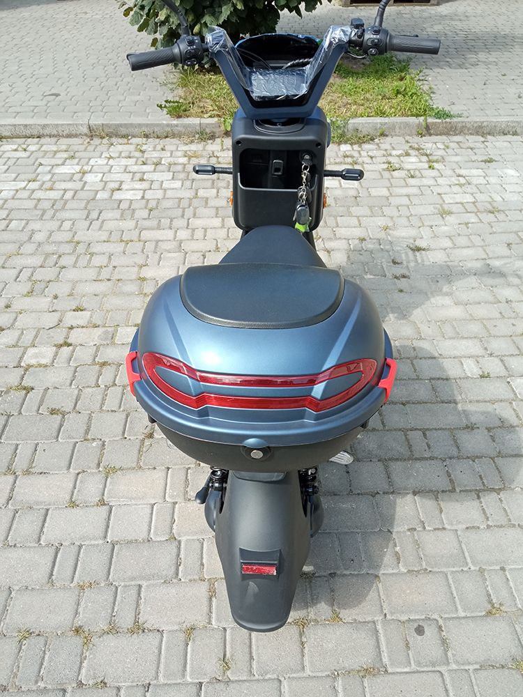 Електроскутер IDemo Freemove Swift (800W; 60V-20Ah AGM)