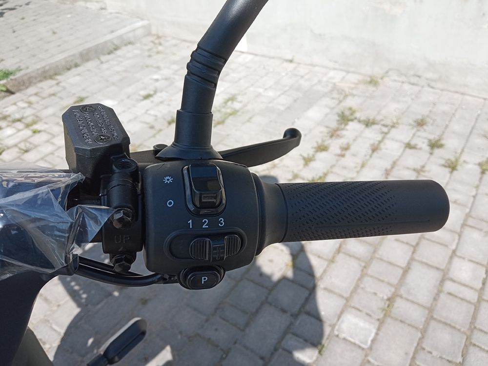 Електроскутер IDemo Freemove Swift (800W; 60V-20Ah AGM)