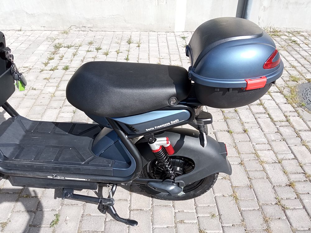 Електроскутер IDemo Freemove Swift (800W; 60V-20Ah AGM)
