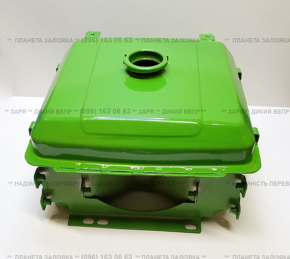 Бак паливний з фарою для двигуна GZ195/R190 - виступаюча горловина