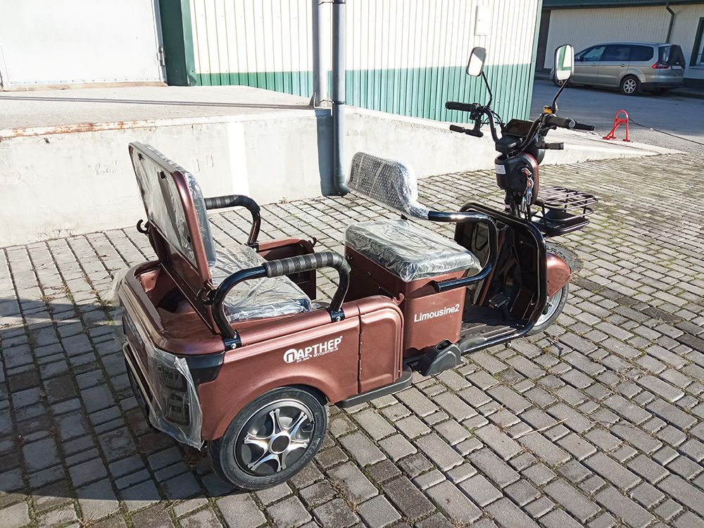 Електроскутер Партнер Limousine2 (1200W; 72V-28Ah SLA)