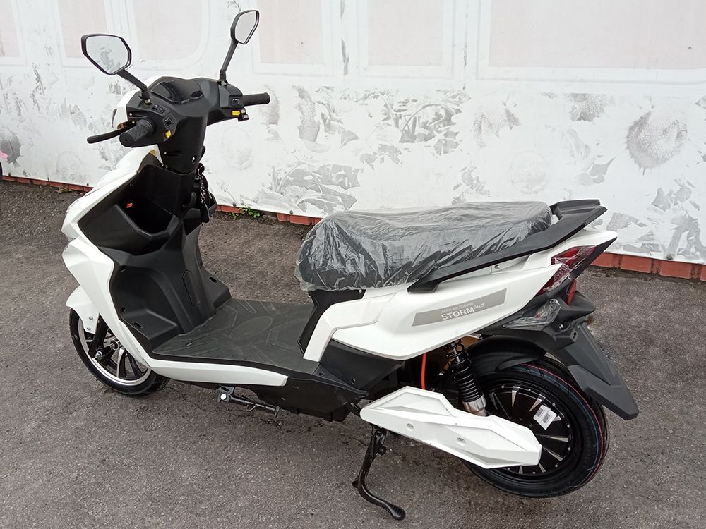 Електроскутер IDemo VoltCruise Storm PRO (2000W; 72V-20Ah Li-ion)