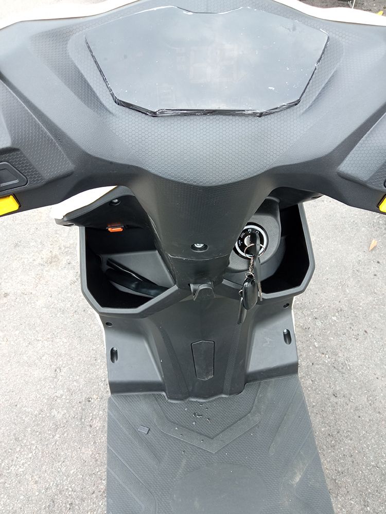 Електроскутер IDemo VoltCruise Storm PRO (2000W; 72V-20Ah Li-ion)