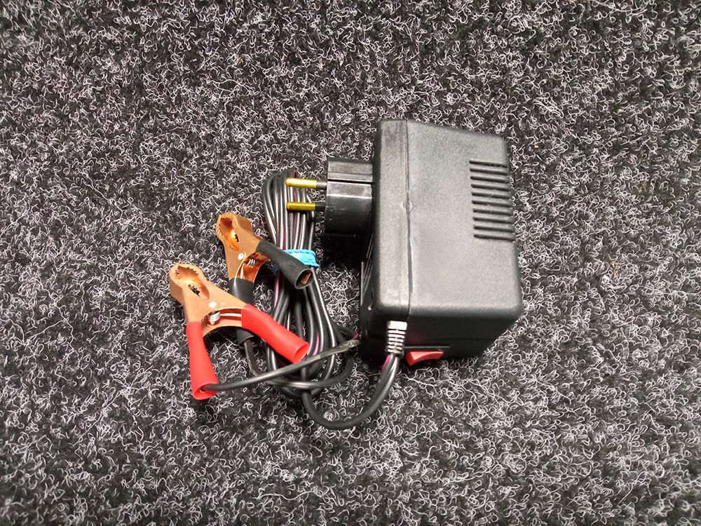 Зарядний пристрій імпульсний 12V 4A Master Watt