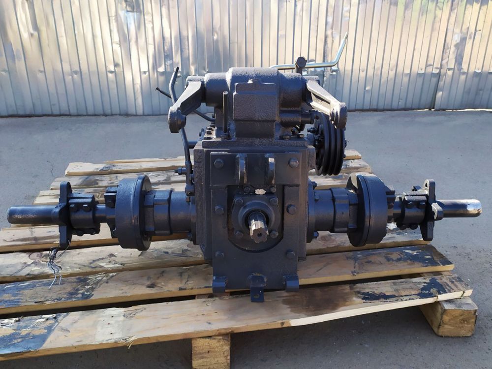 Коробка перемикання передач для трактора SF240/XT24B