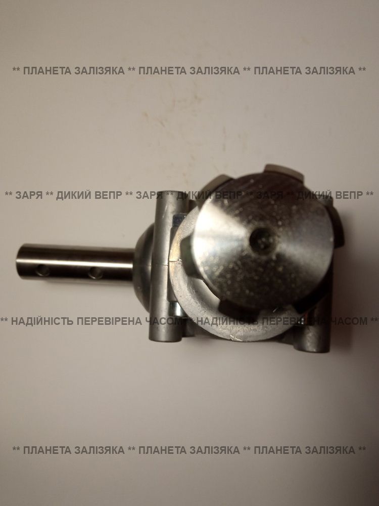 Редуктор для розкидача мінеральних добрив
