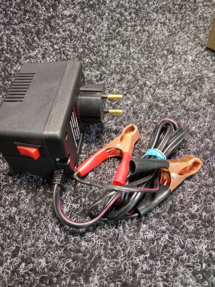 Зарядний пристрій імпульсний 12V 4A Master Watt