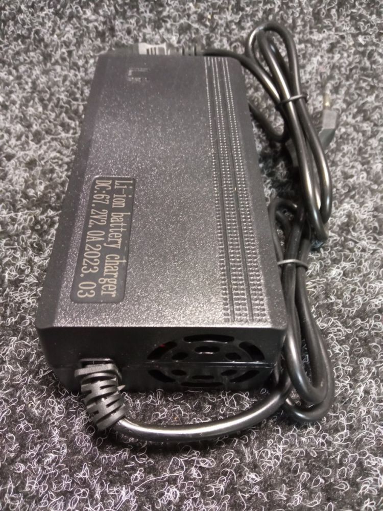 Зарядний пристрій Li-ion 60V 2.0A