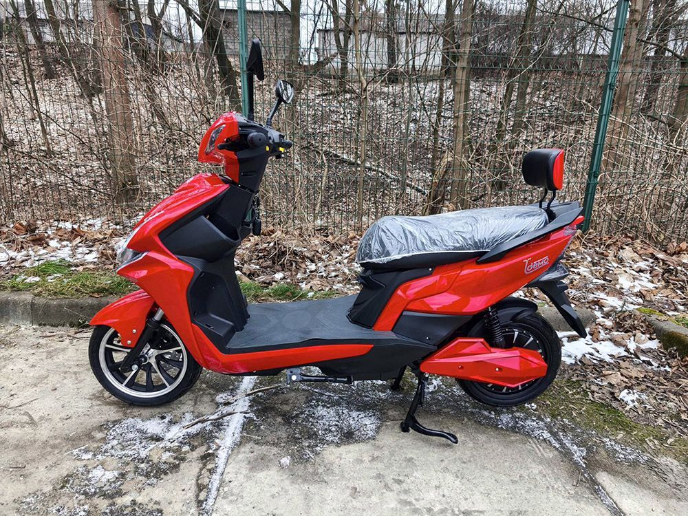 Електроскутер IDemo VoltCruise Storm GR-200LA (2000W; 72V-20Ah SLA)