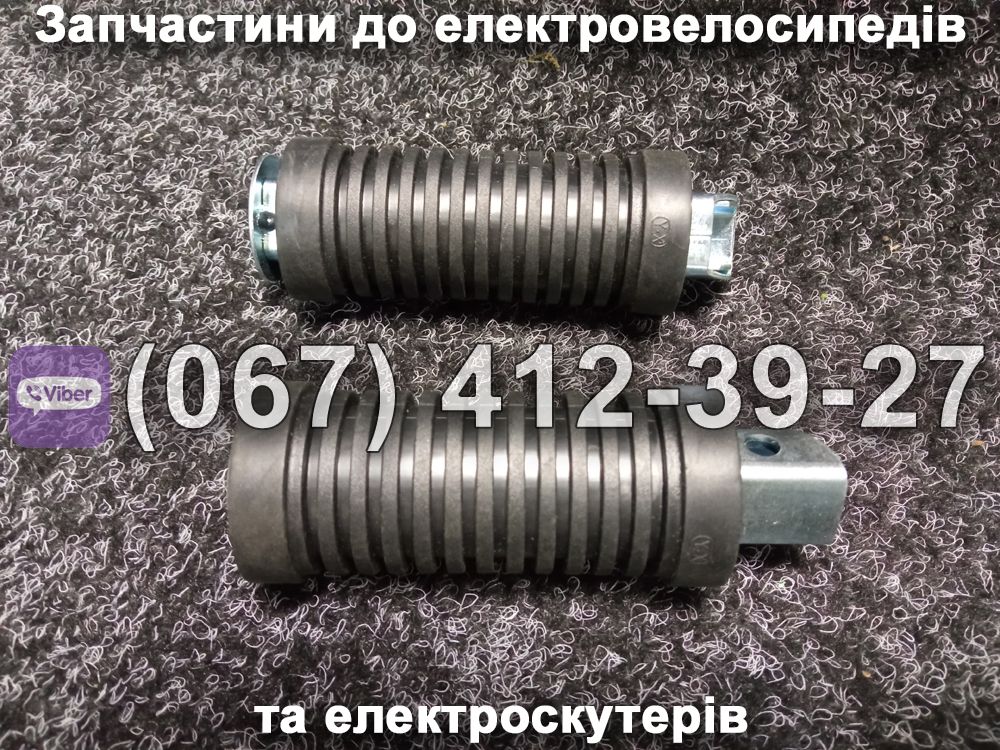 Підніжки водія пластик (ліва-права) Crosser E-Delta
